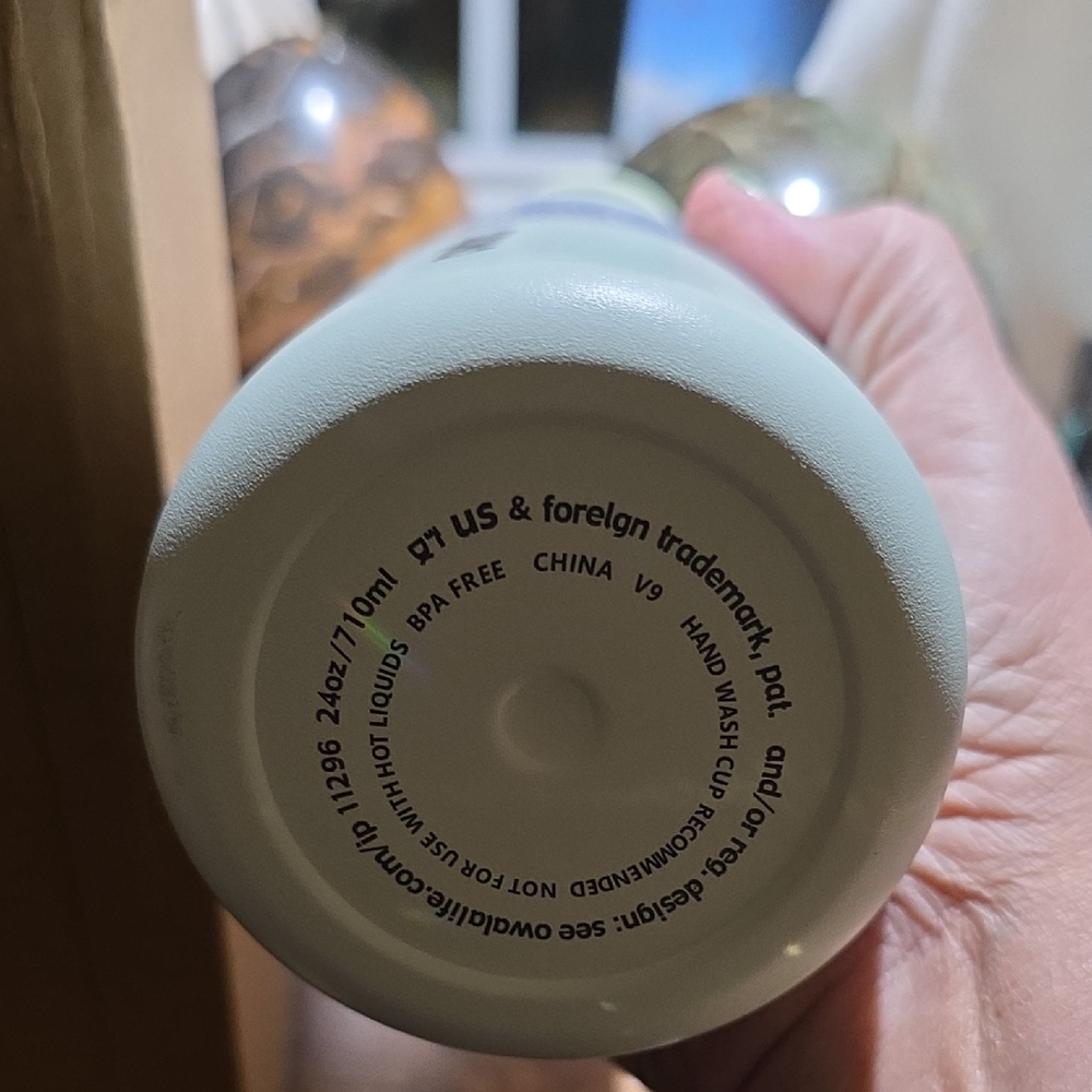 Owala FreeSip Insulated Bottle - White and Red - Picture 3 of 5
